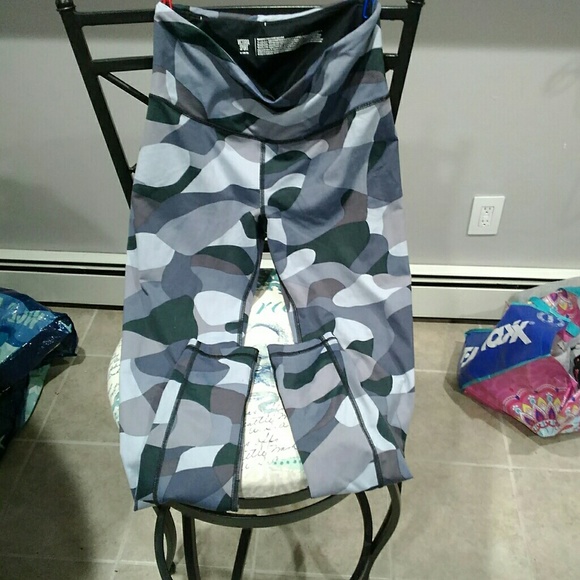 Victoria's secret leggings - Picture 1 of 1